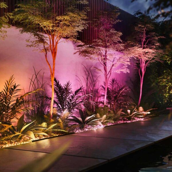 Foco lineal exterior Amarant negro LED Philips Hue 6