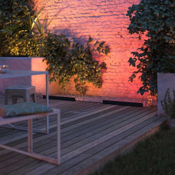 Foco lineal exterior Amarant negro LED Philips Hue 7